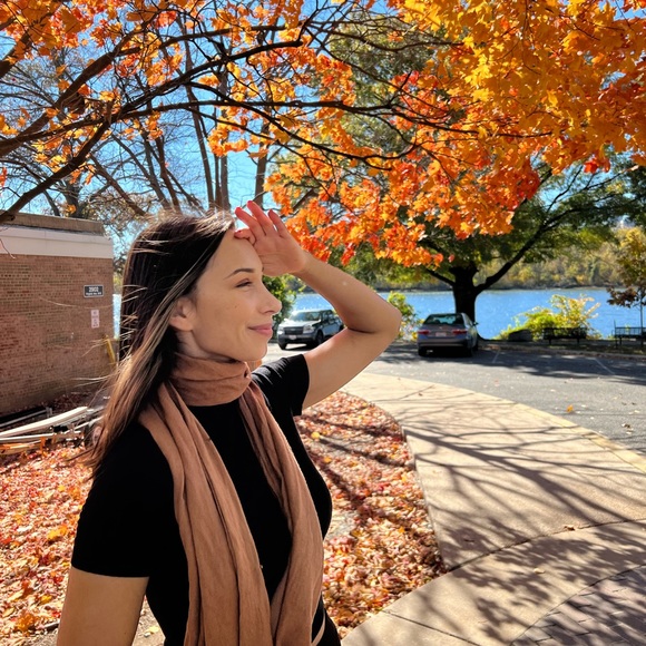 Meet your Posher, Tianna - Picture 1 of 1